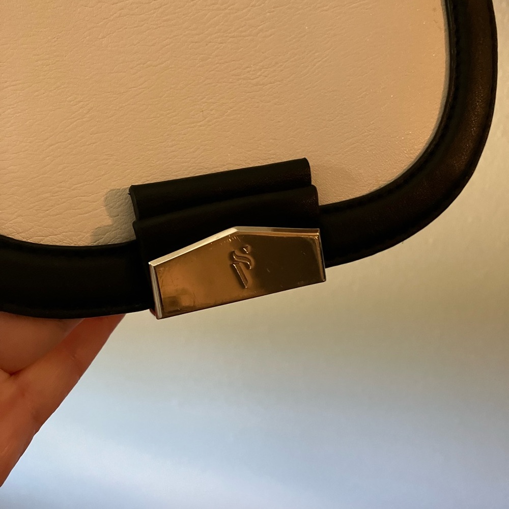 Vera Wang Black and White Shoulder Bag - Picture 6 of 6